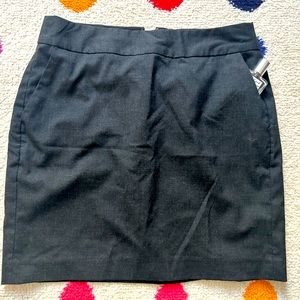 Banana Republic dark charcoal pencil skirt - above-the-knee with pockets!